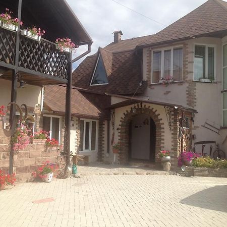 Argo Guest House Karakol Exterior foto