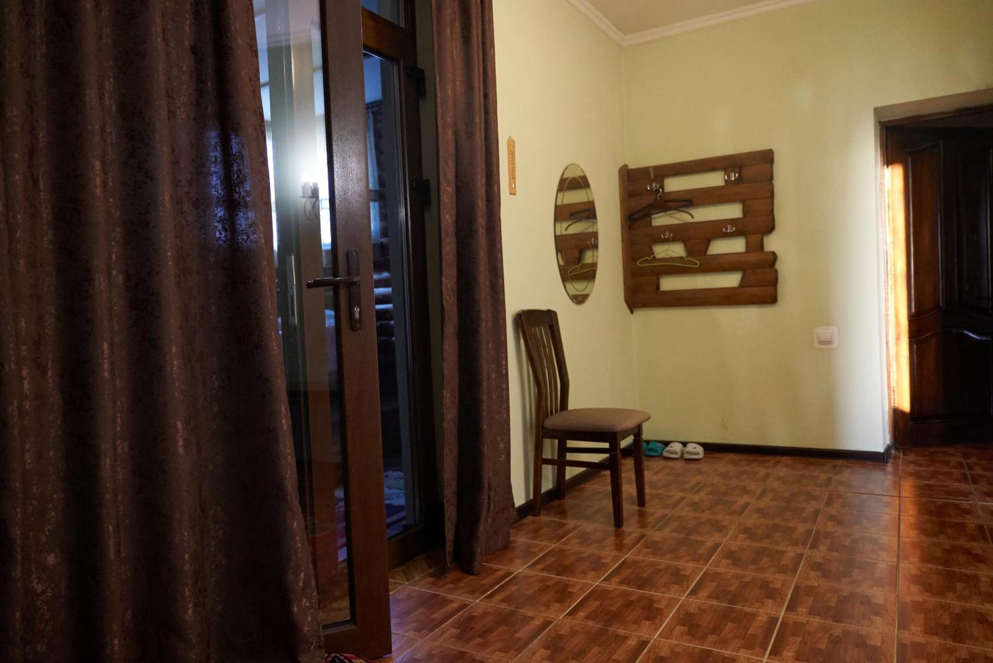 Argo Guest House Karakol Exterior foto