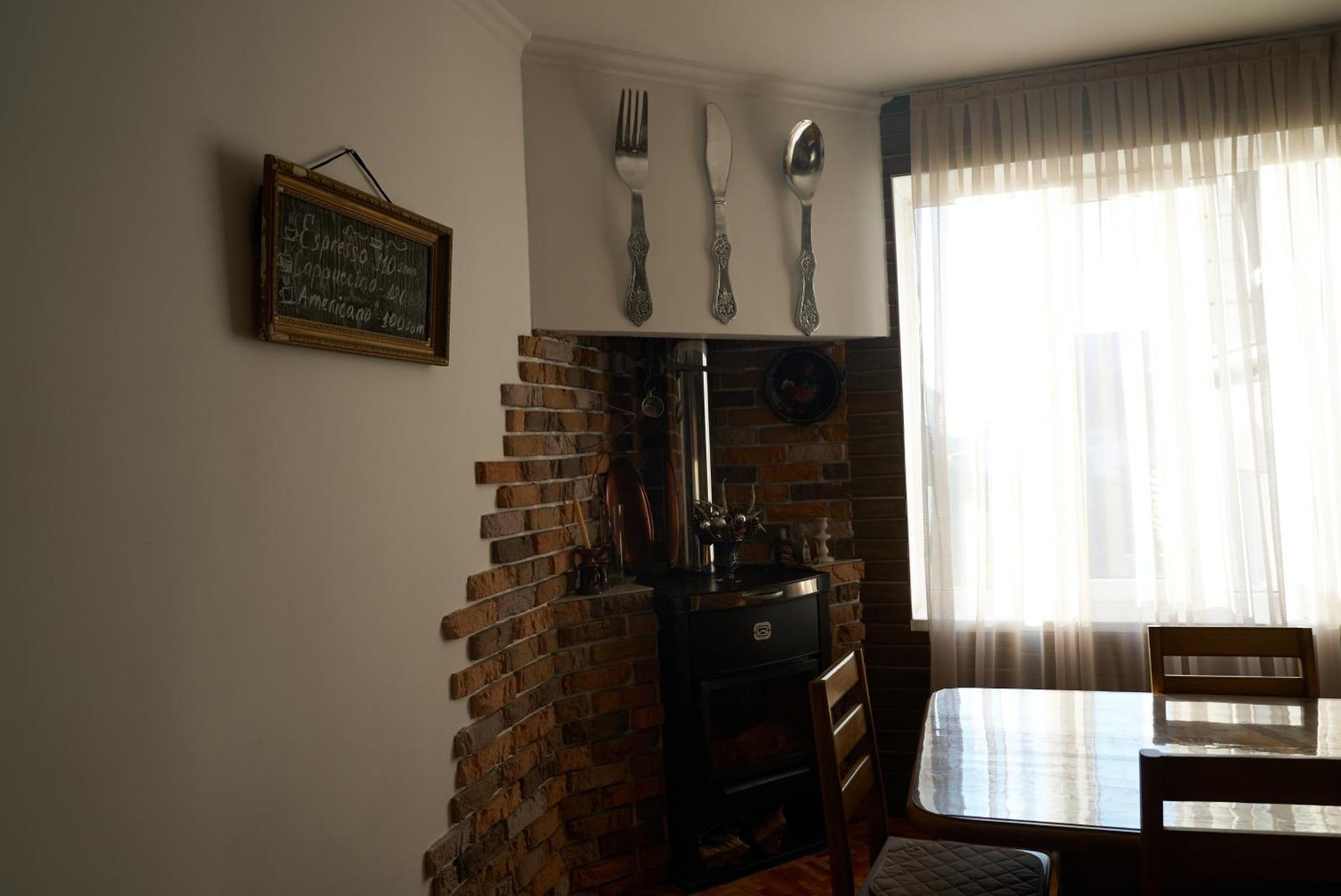 Argo Guest House Karakol Exterior foto